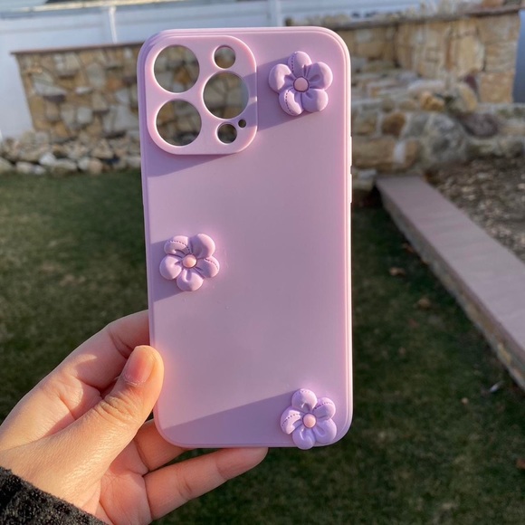 3D flower charm decorated iphone 14 pro Max phone case - Picture 3 of 4